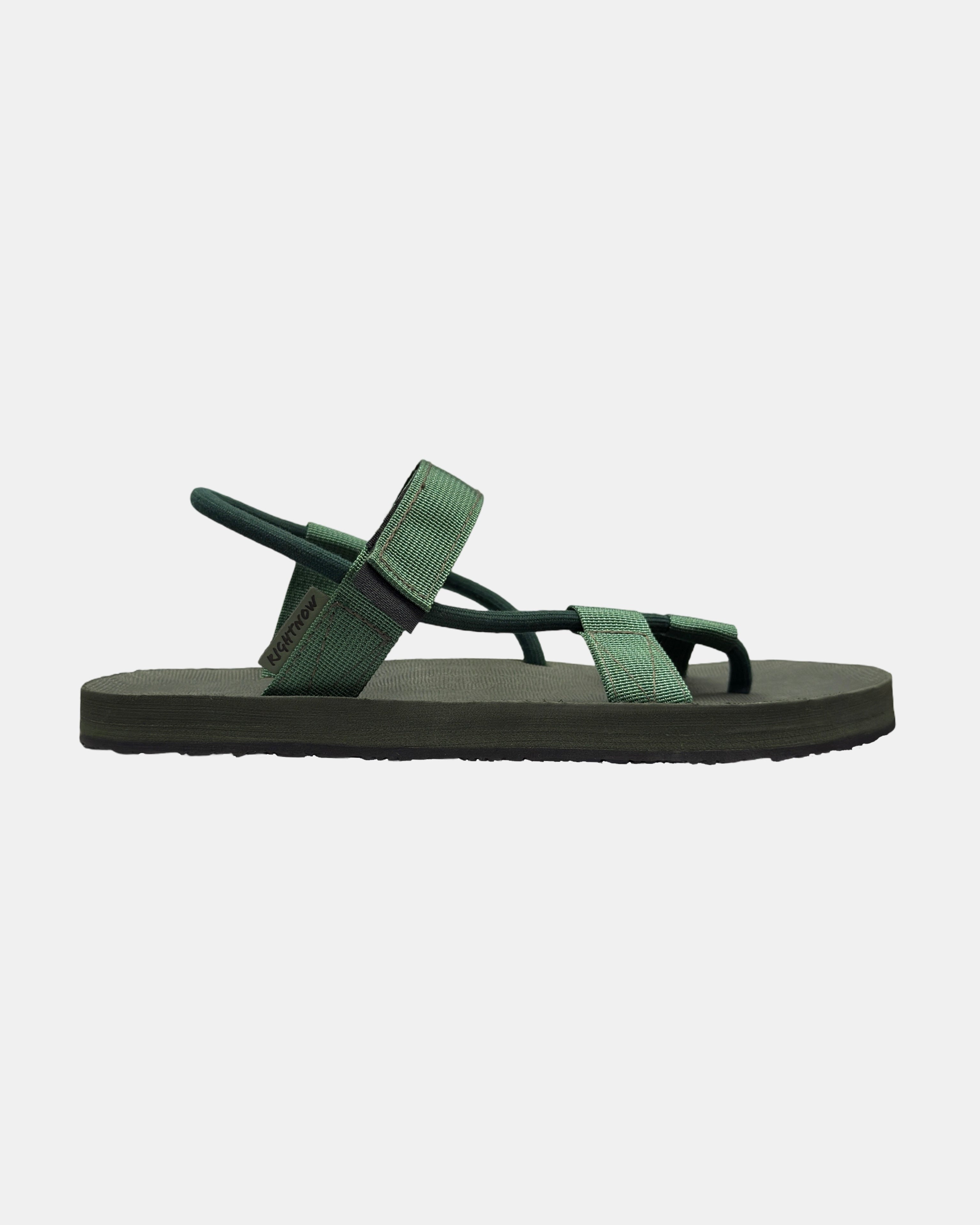 Men's natural green rubber Roman sandal seen from the right side, with Rottan-like adjustable strap on the ankle.
